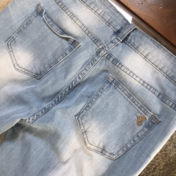 Distressed Skinny Jeans - Picture 4 of 5